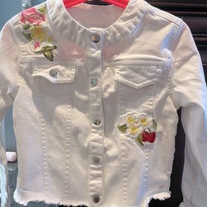 Girls’ white Mayoral denim jacket with embroidered embellishments